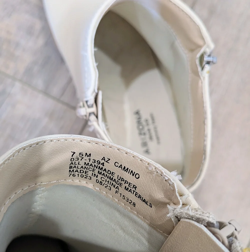 NWOT Arizona Jeans Co Cream Ankle Booties | 7.5 - Picture 4 of 6